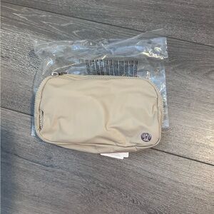 Lululemon 1l belt bag